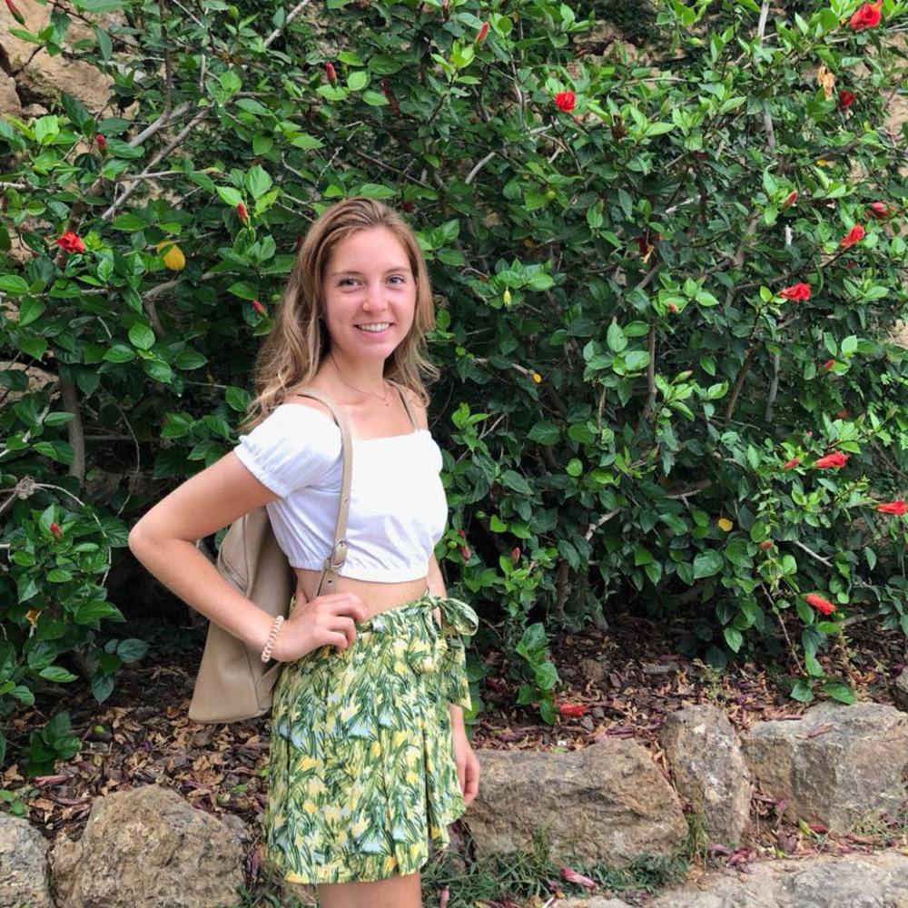 Meet your Posher, Olivia